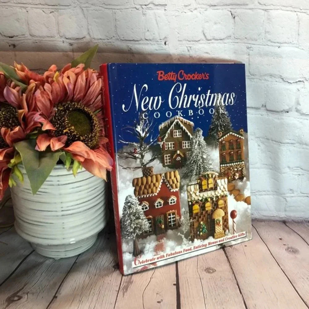 Vintage 1993 bettY CROCKER'S NEW CHRISTMAS cookbook